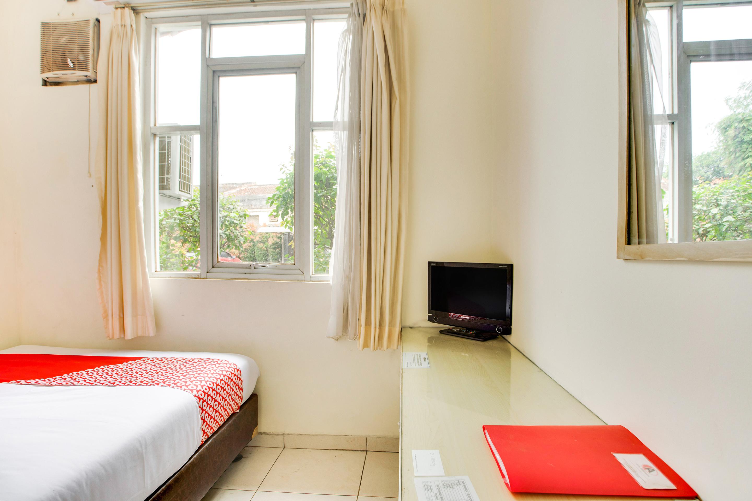 Reddoorz @ Hotel Arimbi Dewi Sartika Baru Bandung Kültér fotó